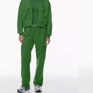 Aritzia CozyFleece Cargo sweatpants